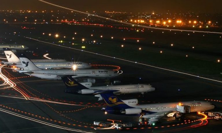 Parked_Airliner_in_Mehrabad_International_Airport_at_night-738×355